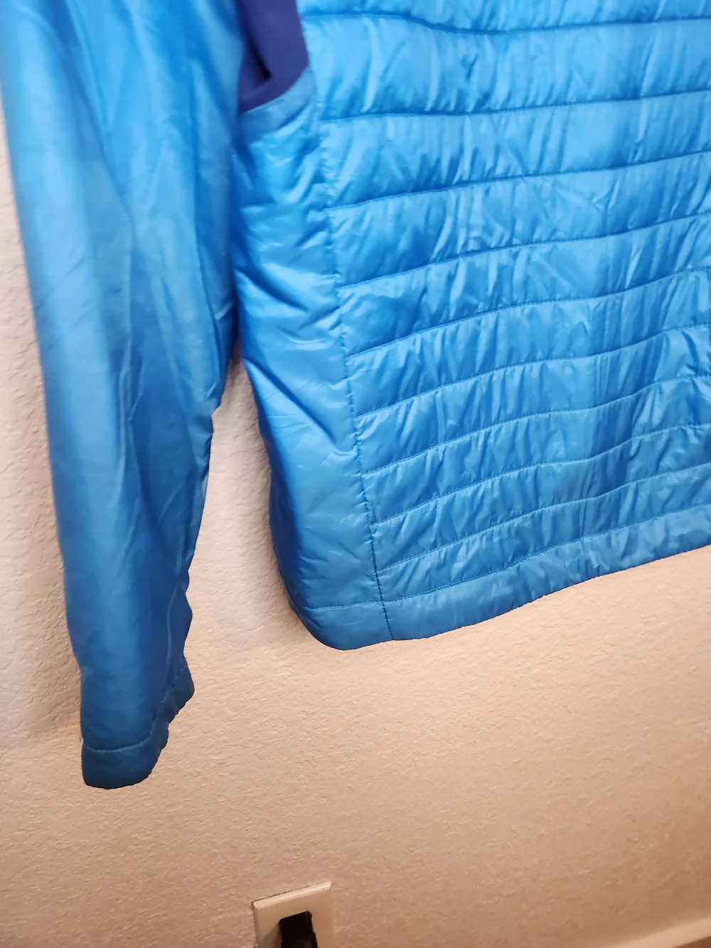 The North Face Men's Summit Series Jacket Size M Electric blue
